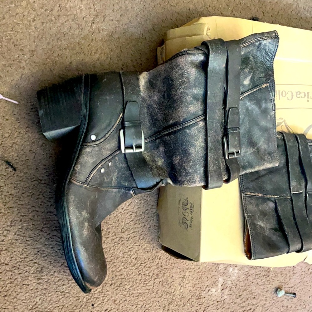 Vintage Nine West boots size 9.5
